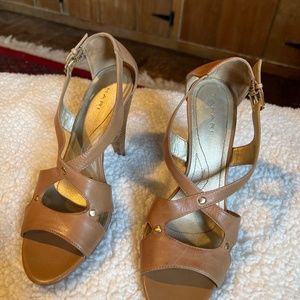 Women’s shoes
